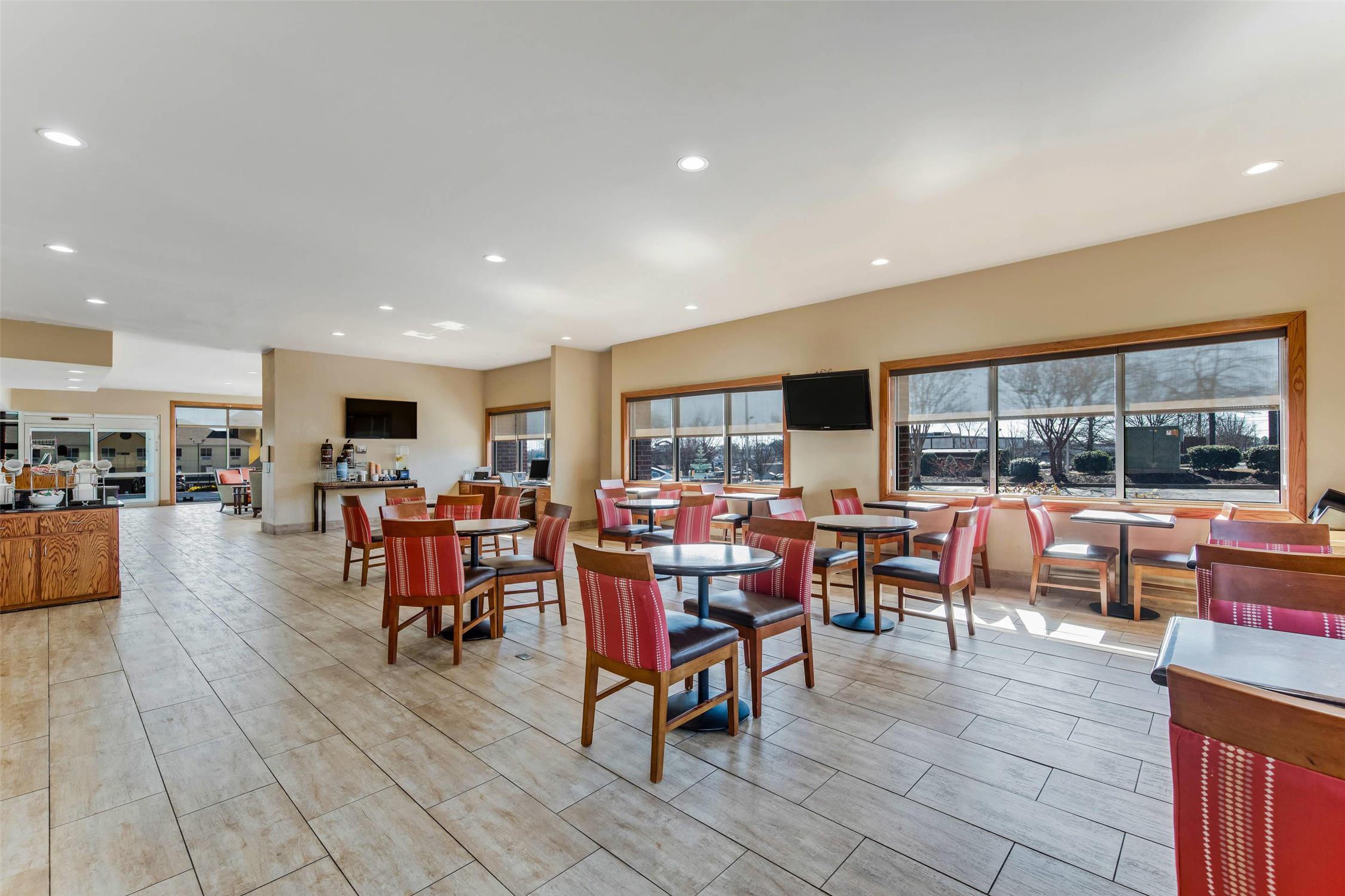 Comfort Suites Huntsville MidCity District at Research Park 13/19