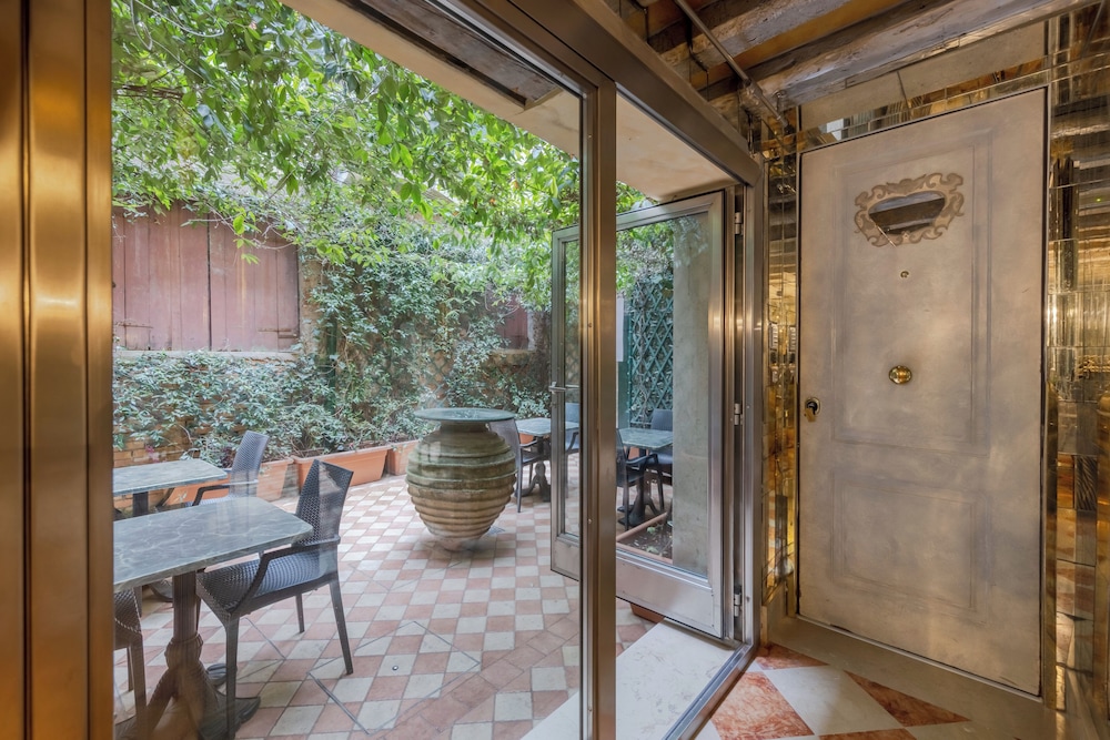 Ca Dell Arte Hotel 37/71