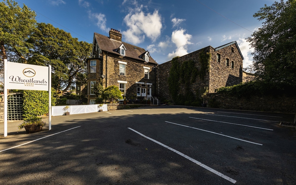 Wheatlands Lodge Bed Breakfast 58/65