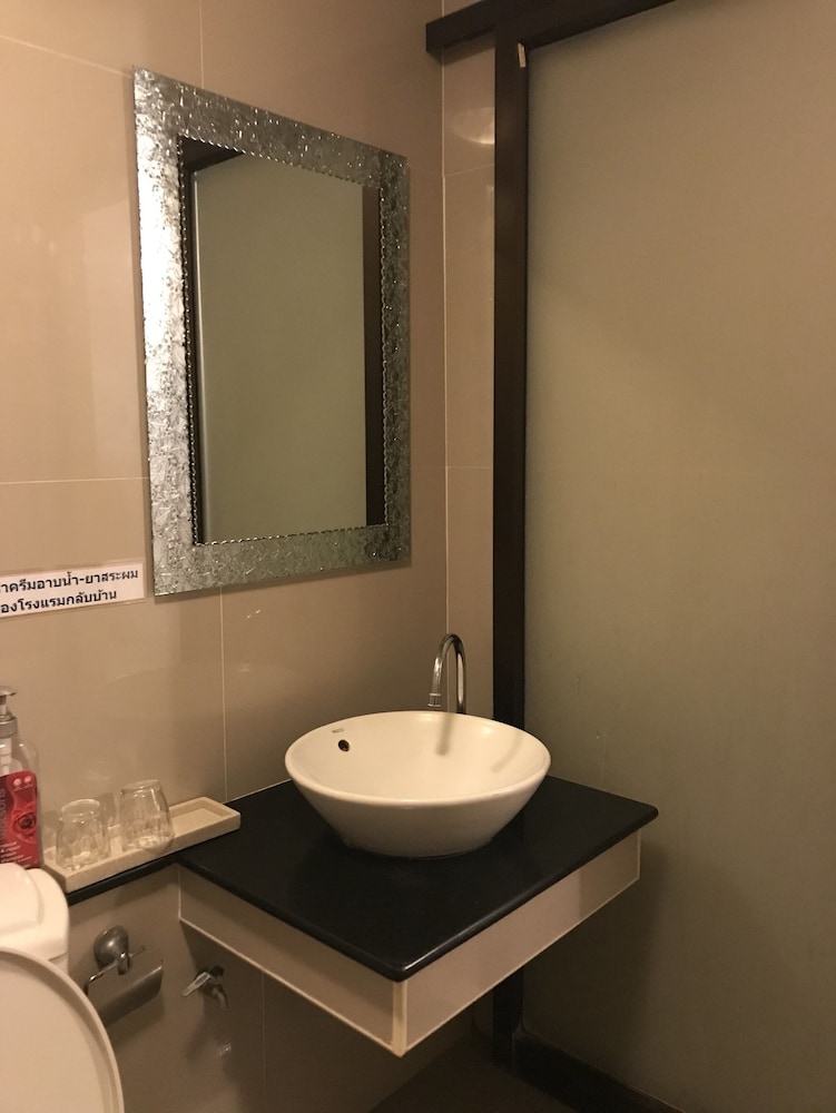 Ton Thong Resort Hotel 33/40