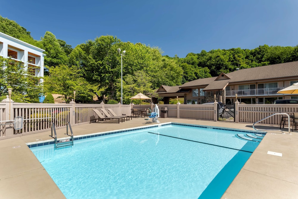 Best Western Smoky Mountain Inn 20/39