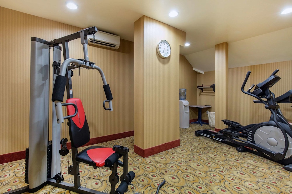 Gateway Hotel Suites Ascend Hotel Collection 20/33