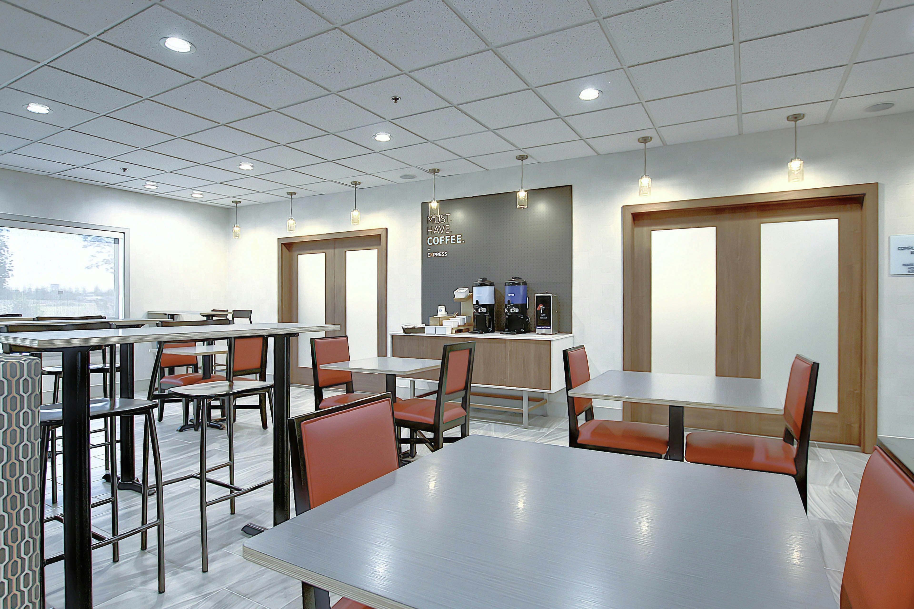 Holiday Inn Express Hotel Suites Airport Calgary 36/52