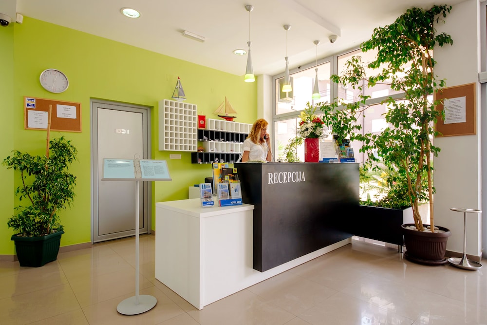 Hotel Novi 6/20