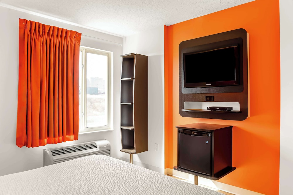 Motel6 Swift Current Sk 28/44