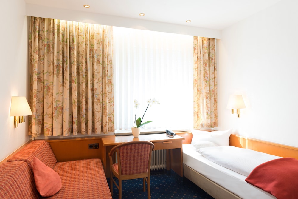Ringhotel Loew S Merkur 34/59