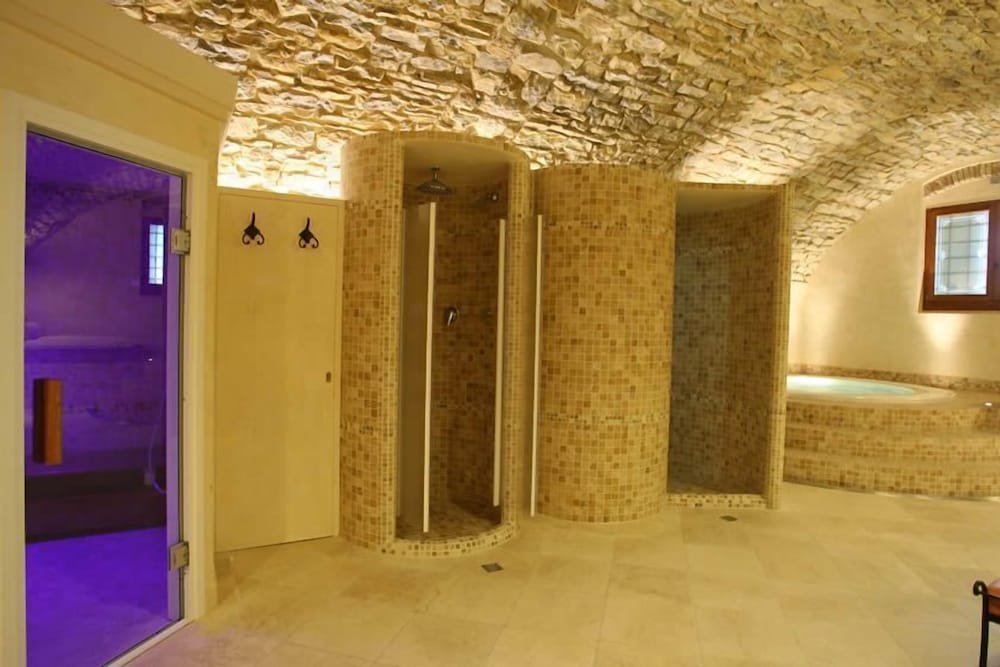 Palazzo Squarcialupi 20/43