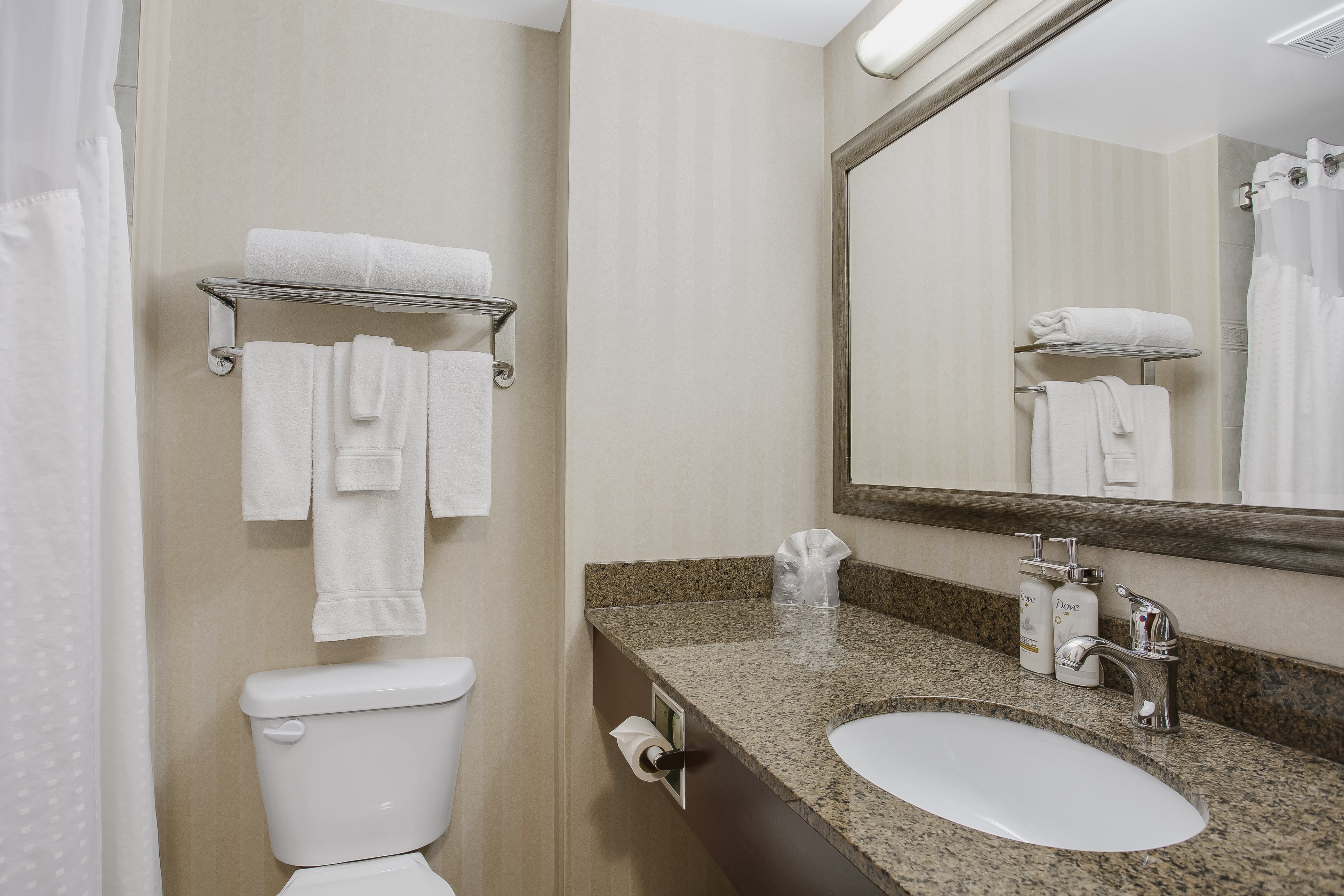 Holiday Inn Express Suites Slave Lake 67/69