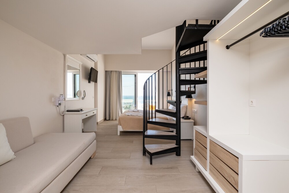 Dimitrios Village Beach Resort and Spa 24/50