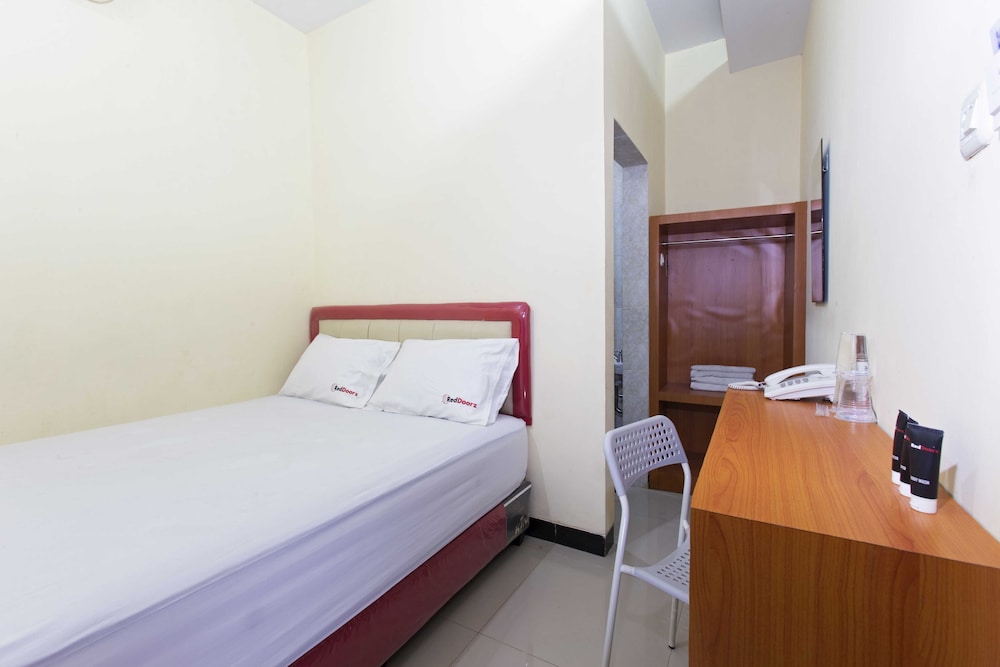 Reddoorz Plus Jalan Pemuda Jakarta 16/34