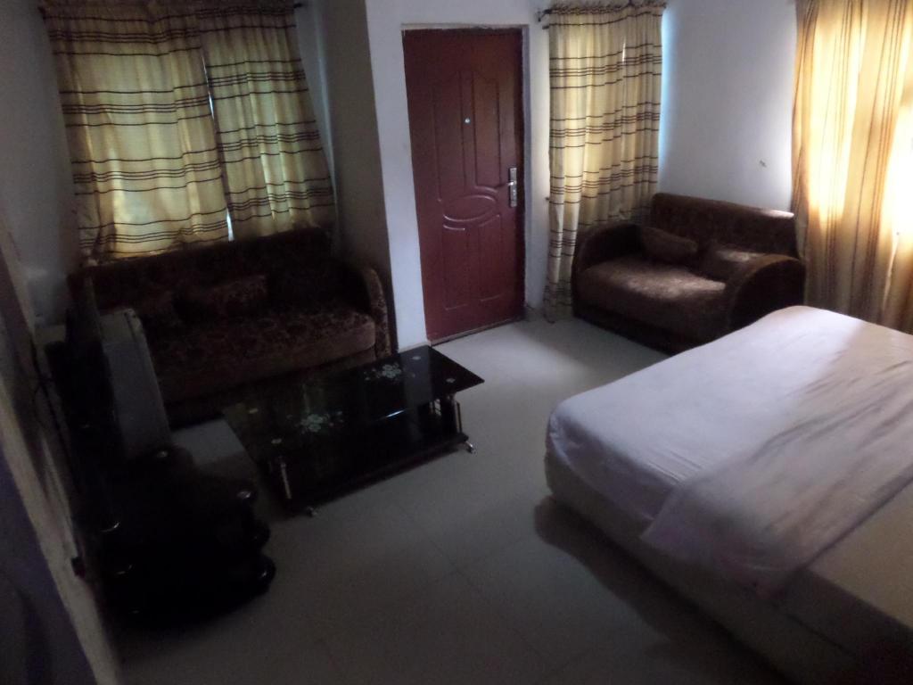 Keblat Hotel Suites 6/19
