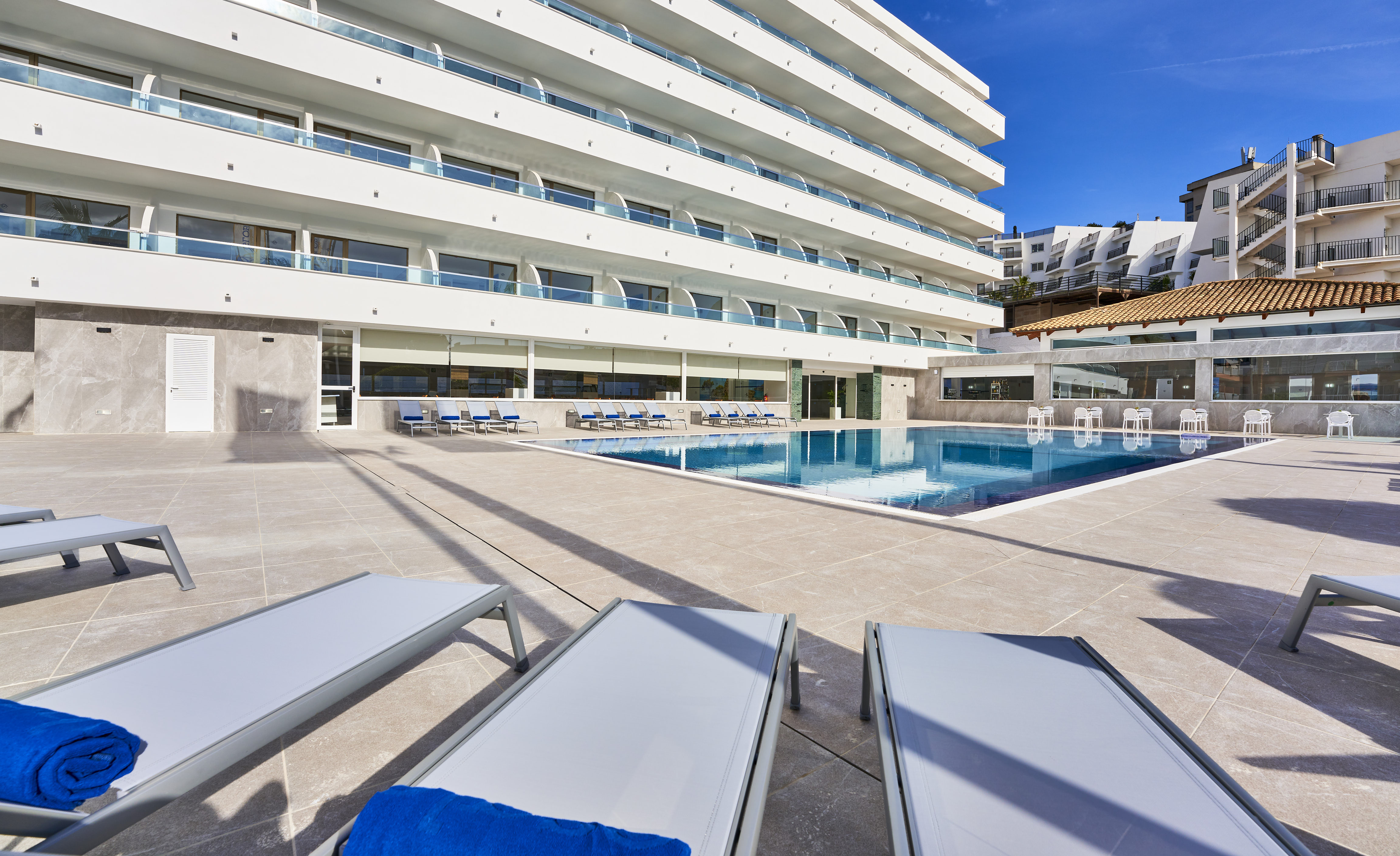 Globales Torrenova - Adults Only 41/45