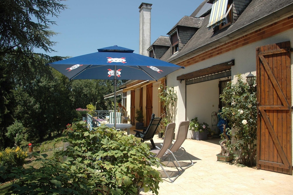 Chambres D'hôtes La Demeure Aux Pins 38/42