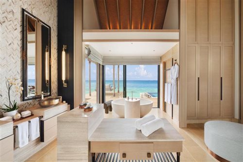 Grand, Reef, Villa, King Bed, with Pool