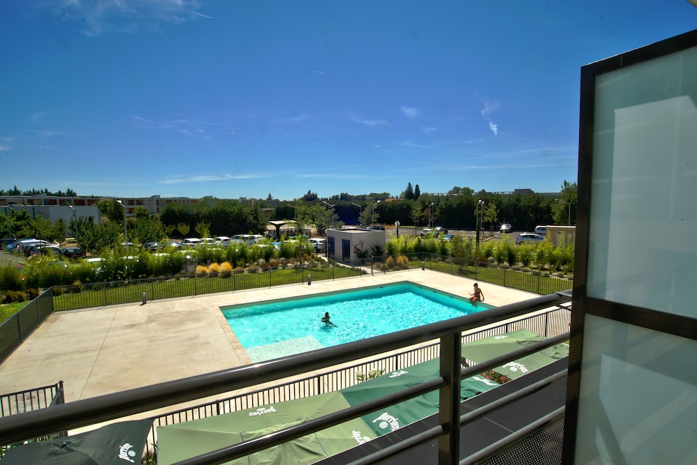 KOSY Aparthotel Campus del Sol Esplanade 5/67