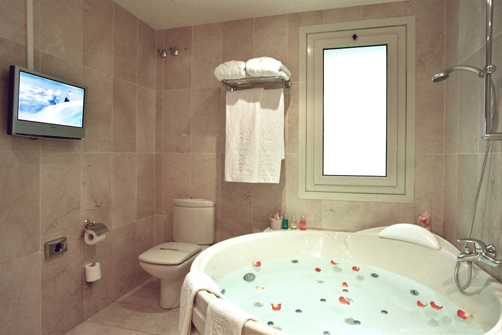 Roger De Lluria Hotel 36/57
