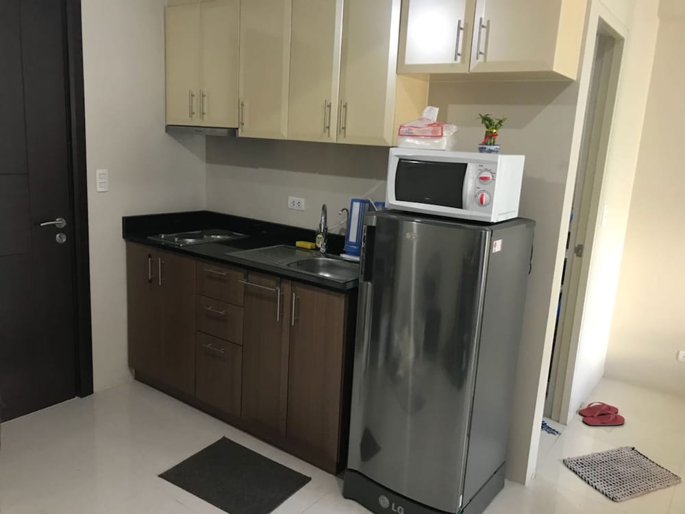 One Palm Tree Apartments 9/42