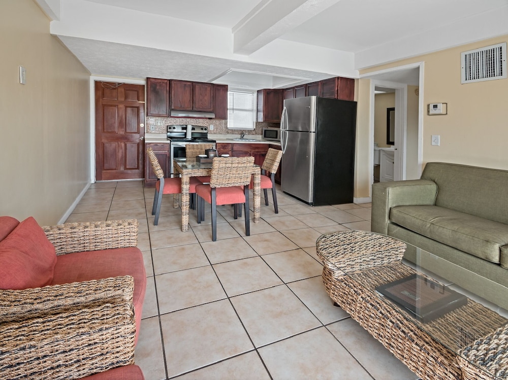 The Royal Inn Beach Hotel Hutchinson Island 42/66