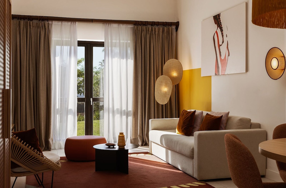 SO/Sotogrande Spa & Golf Resort Hotel 63/82