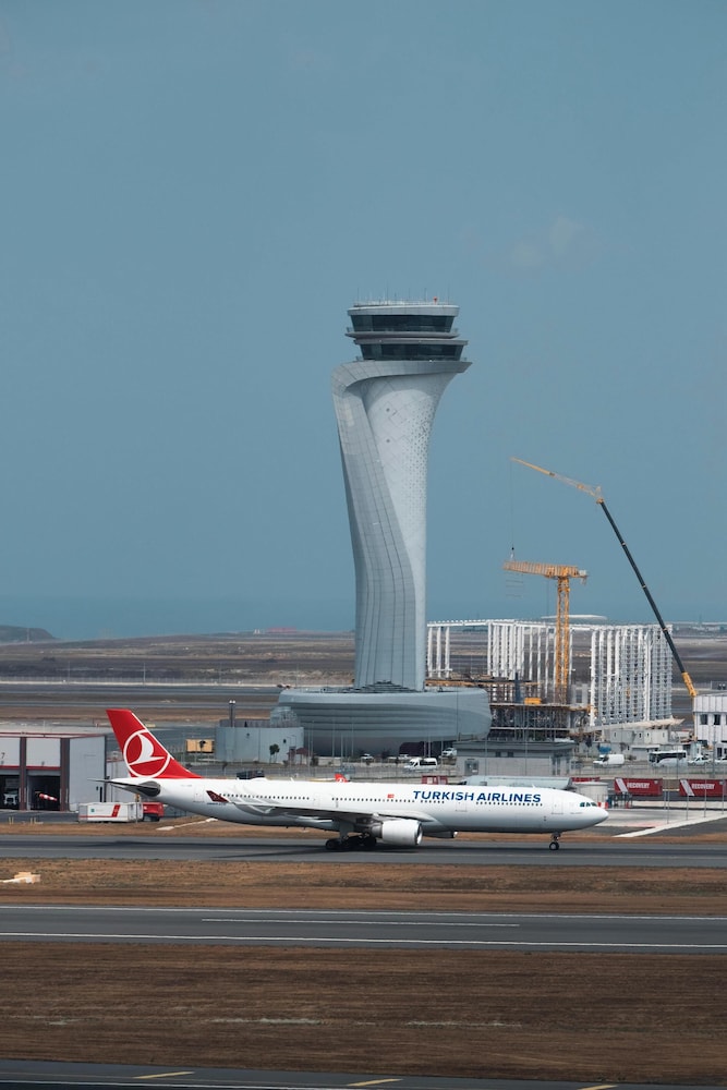 Meshk Airport Hotel 44/50