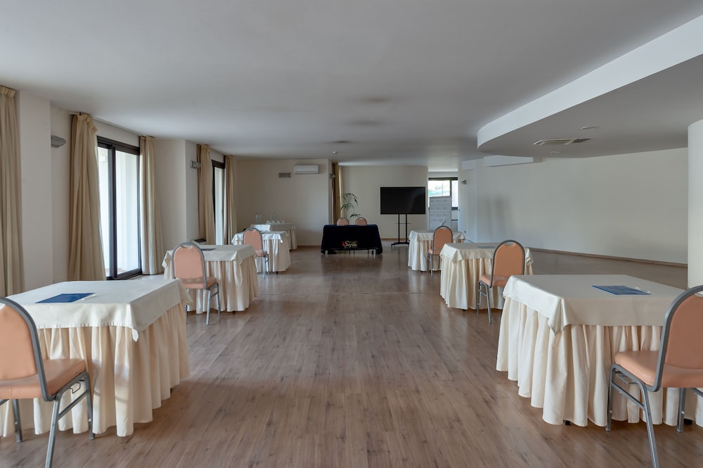 Grand Hotel Sofia 51/69