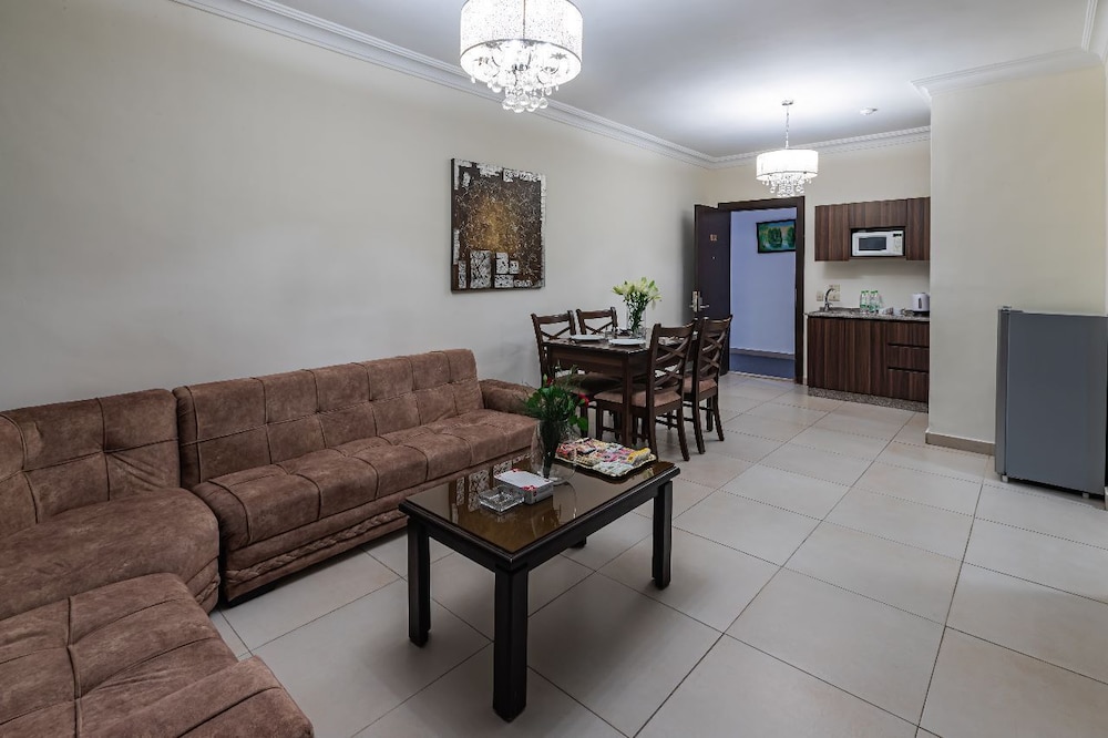 Lancaster Hotel Apartments-Gardens 27/47