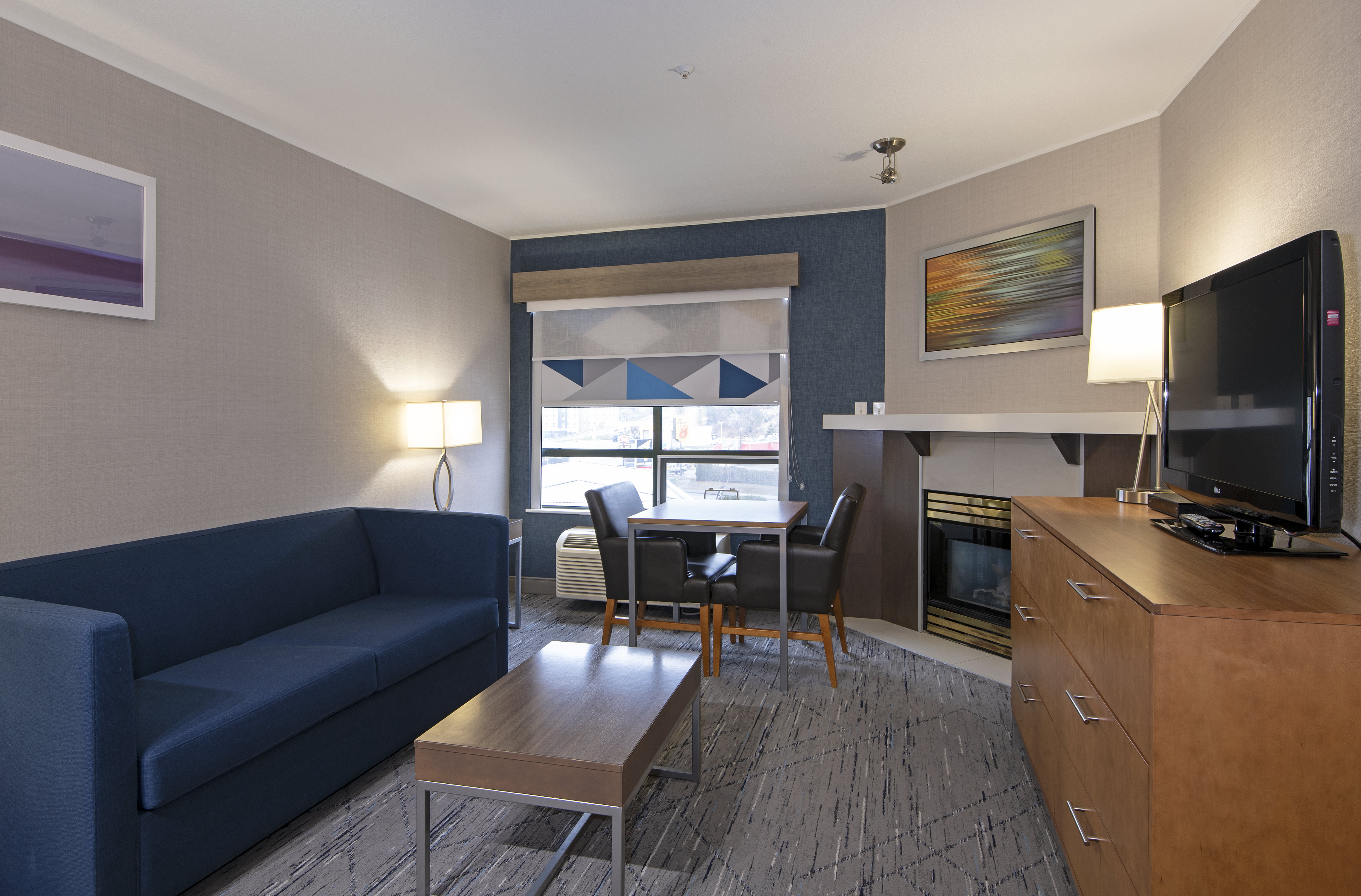Holiday Inn Express Kamloops 59/74