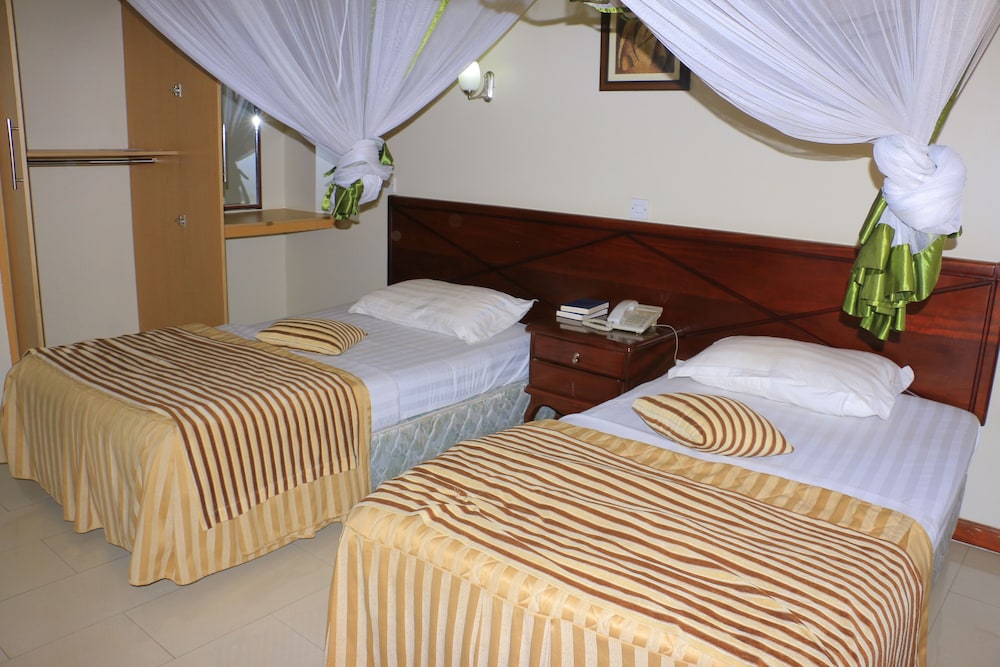 Holiday Express Hotel 48/74