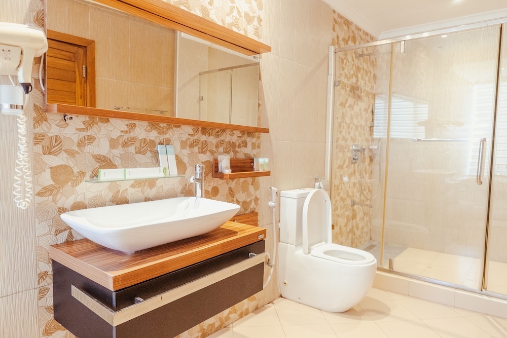 Tanga Beach Resort & Spa 50/50