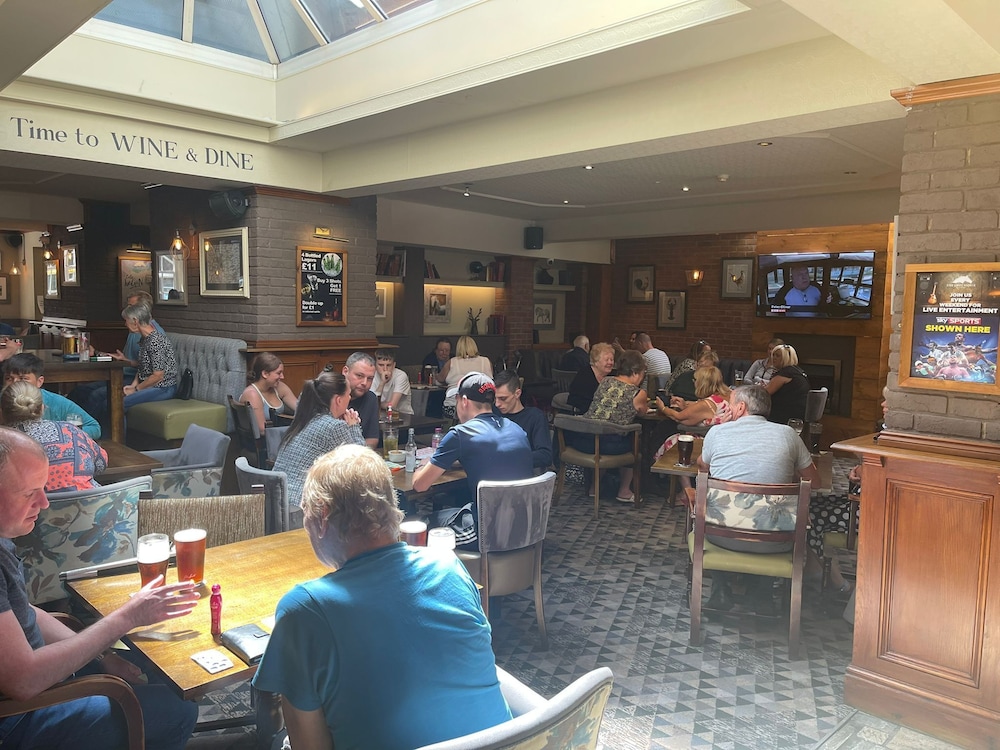 The Grey Horse 30/37
