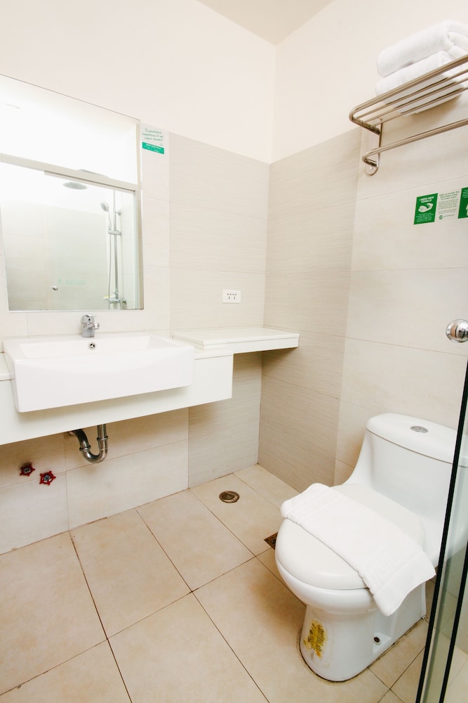 Go Hotels Mandaluyong 10/40