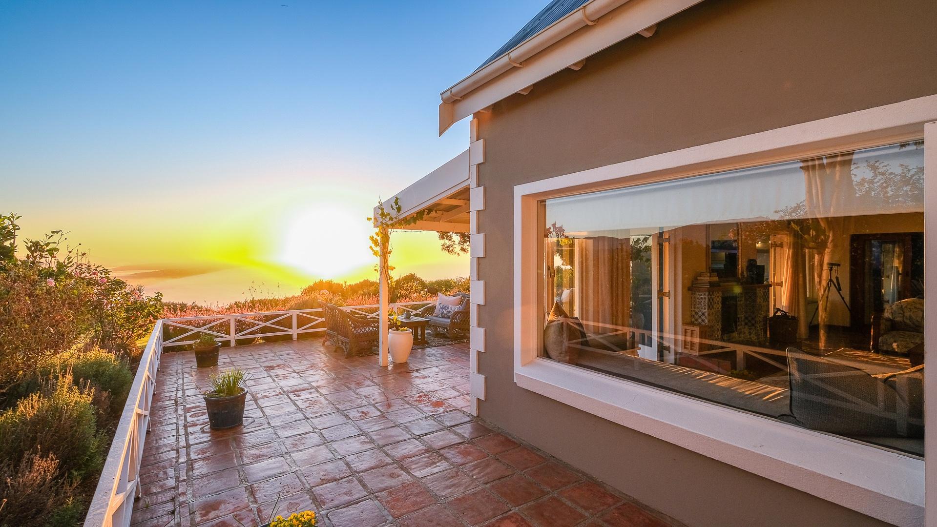 Hilltop Boutique Hotel 1/16
