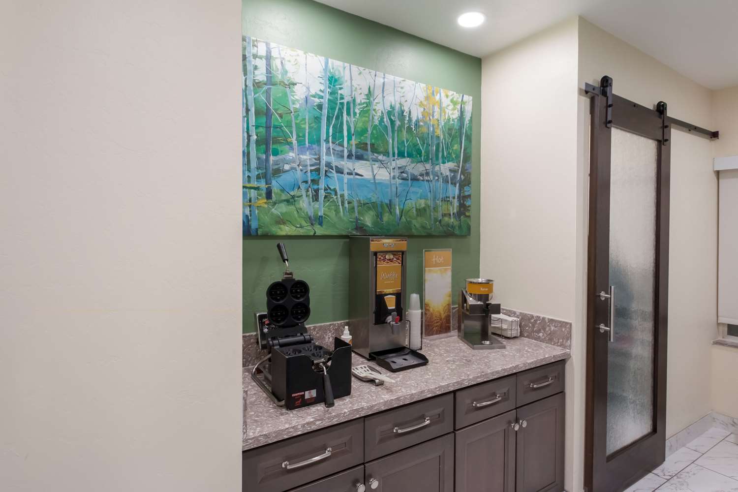 Quality Inn and Suites Airport West 56/57