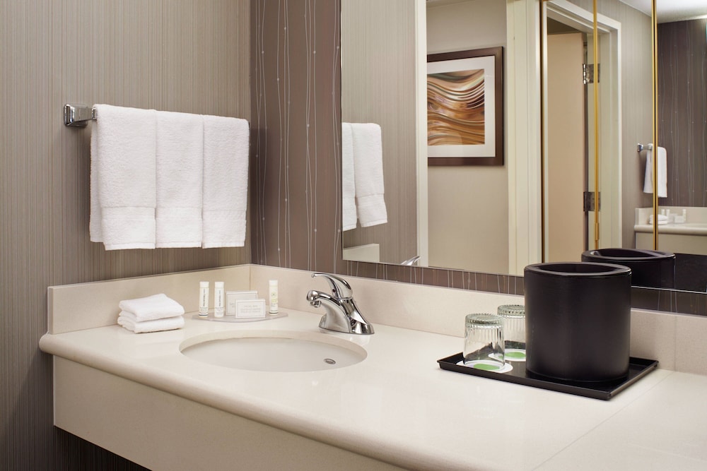 Courtyard By Marriott Toledo Rossford Perrysburg 10/43