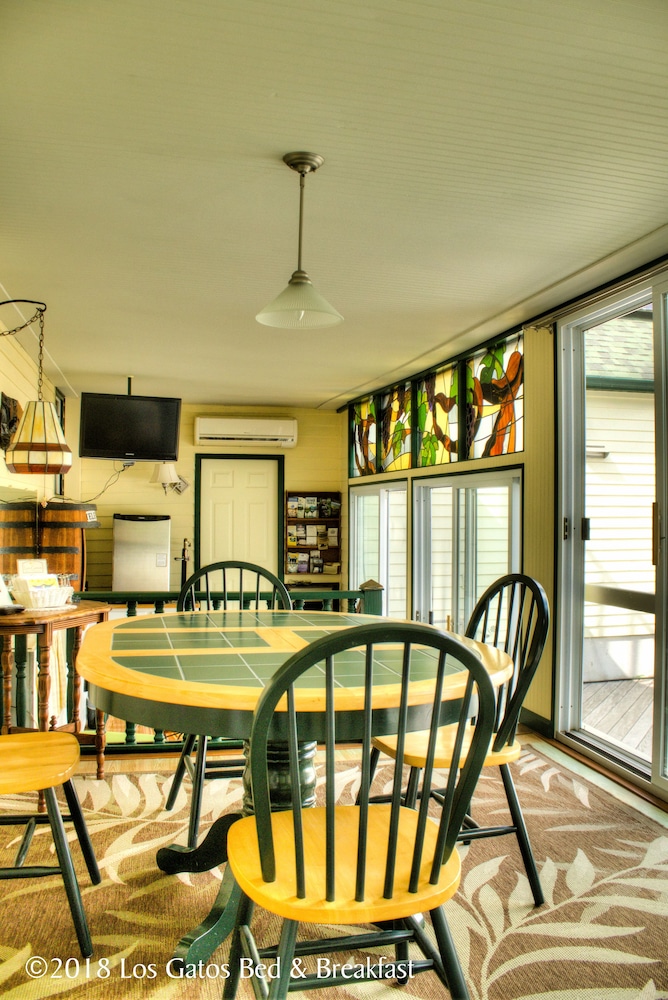 Los Gatos Bed & Breakfast 28/50
