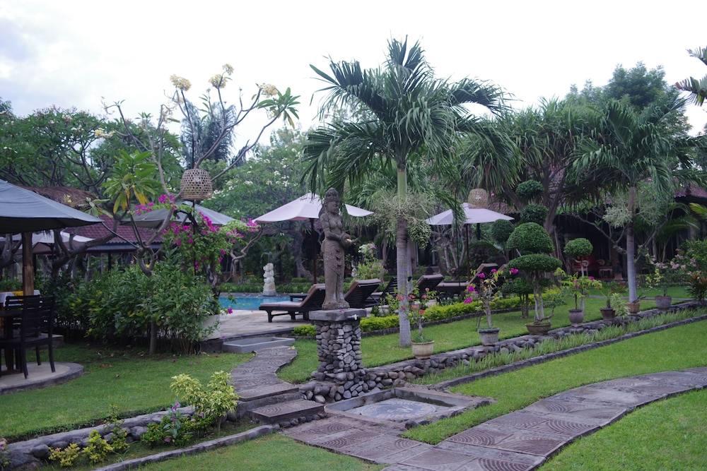 Tirta Sari Bungalows 55/66