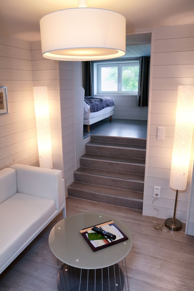 Hotel The Originals Le Cise 54/74