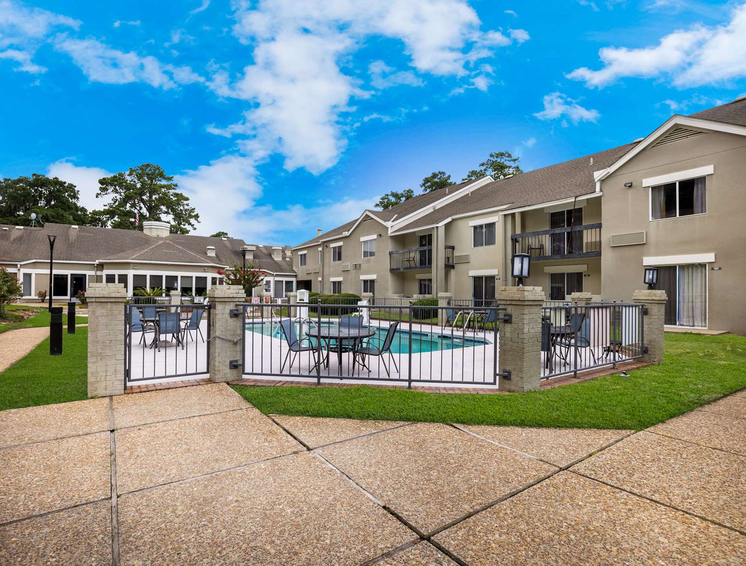 MainStay Suites Savannah Midtown 37/40