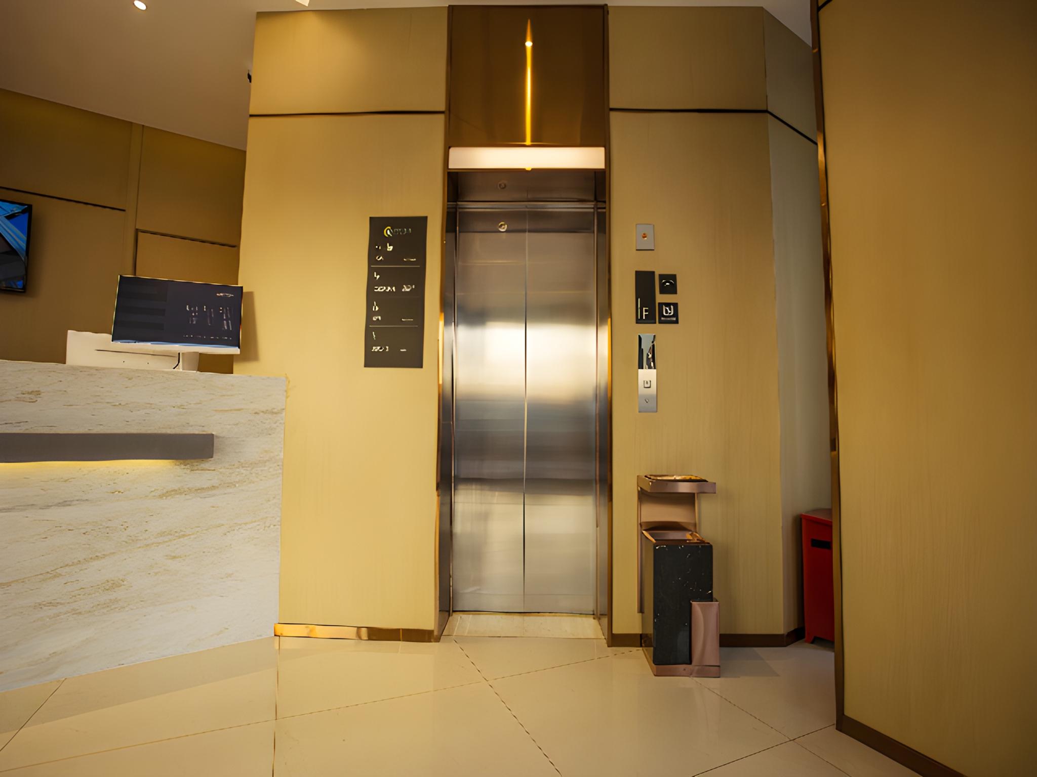 City Comfort Inn (Baoding Railway Station Store) 12/28