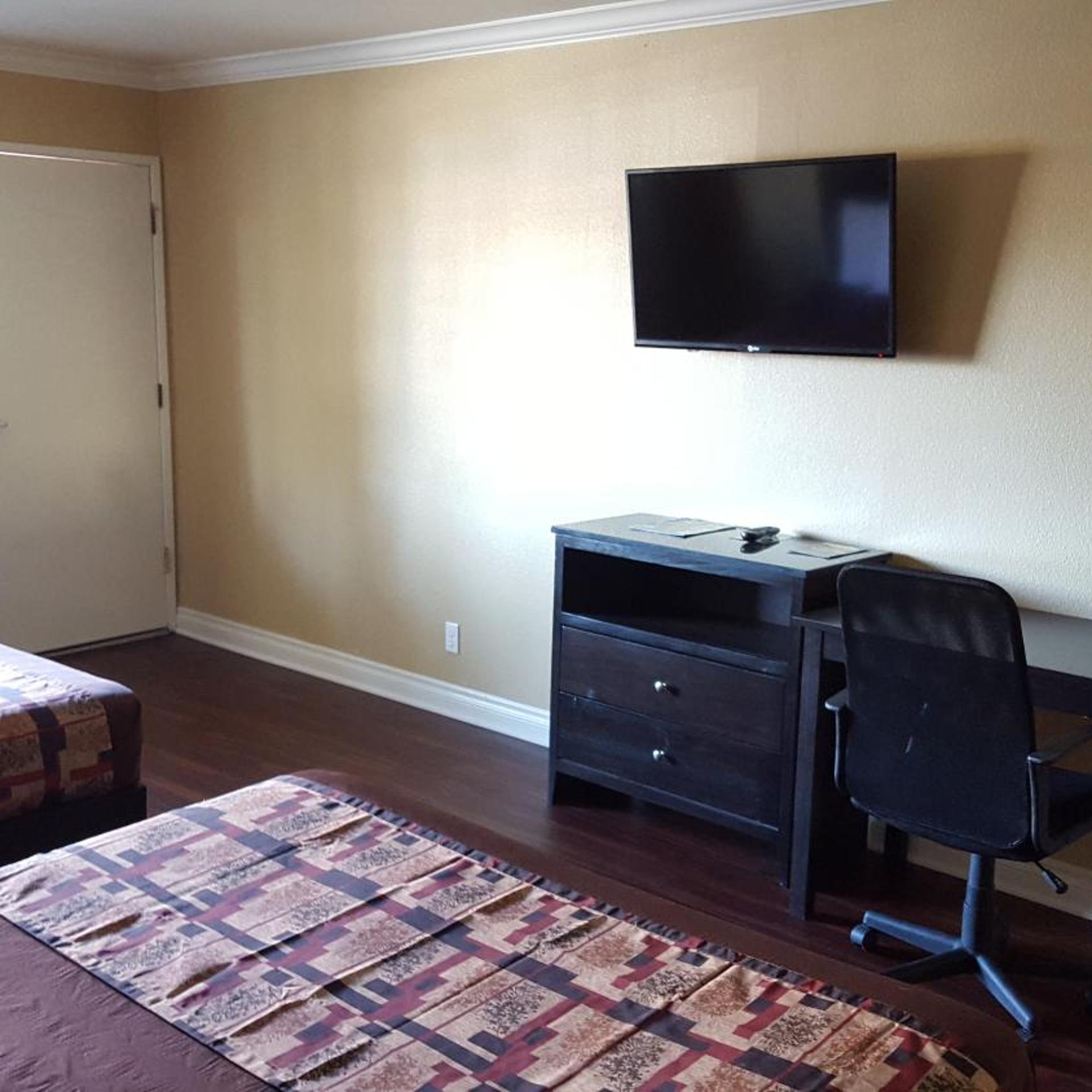 Anaheim Astoria Inn & Suites 11/22