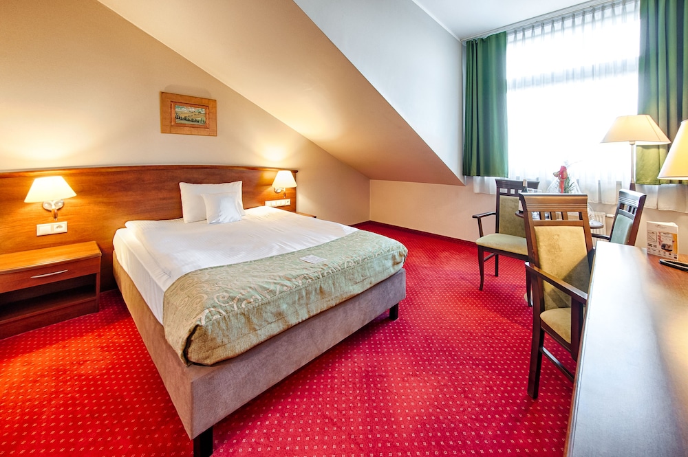 Grand Royal Hotel Conference & Spa 24/74