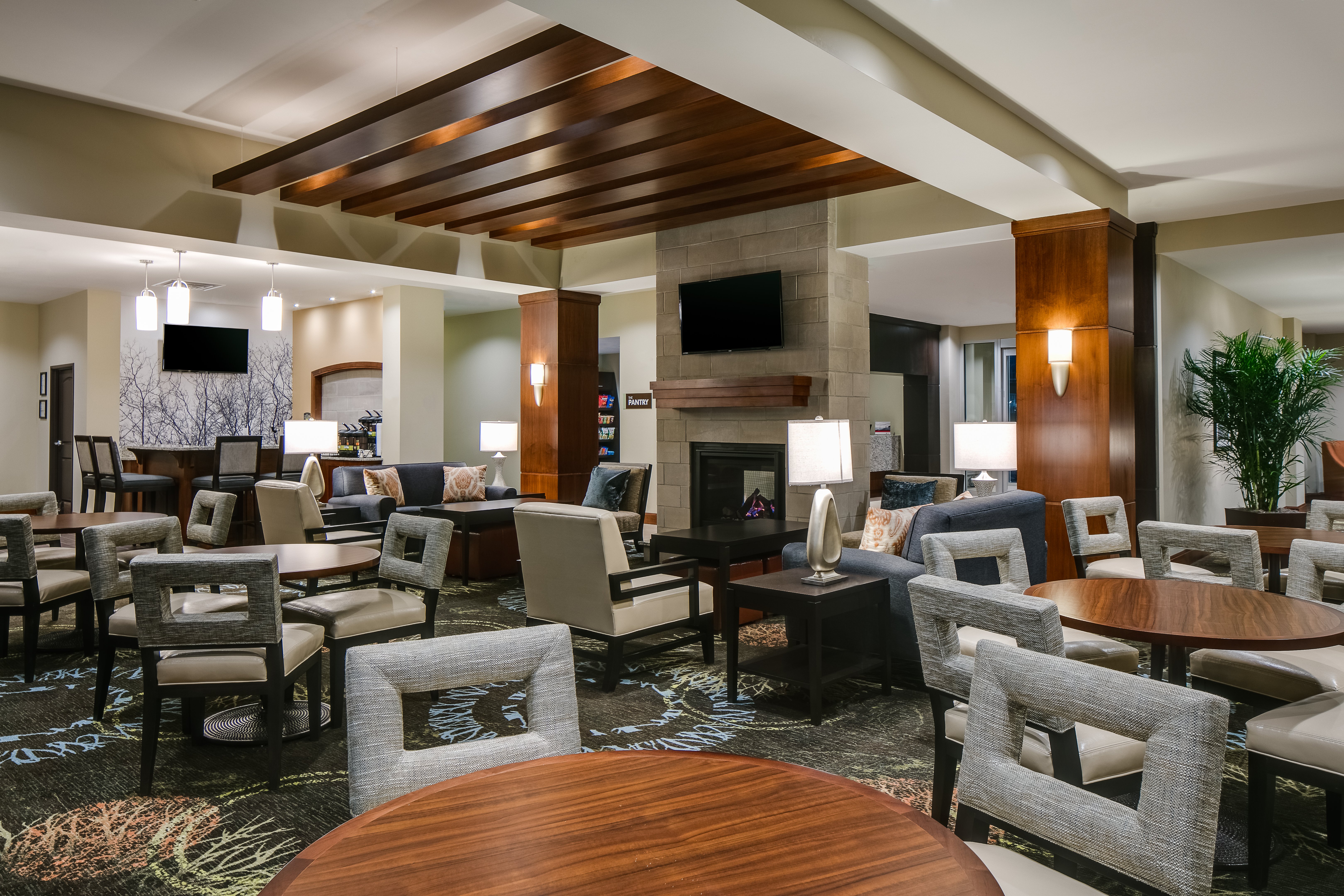 STAYBRIDGE SUITES DES MOINES DOWNTOWN 37/57