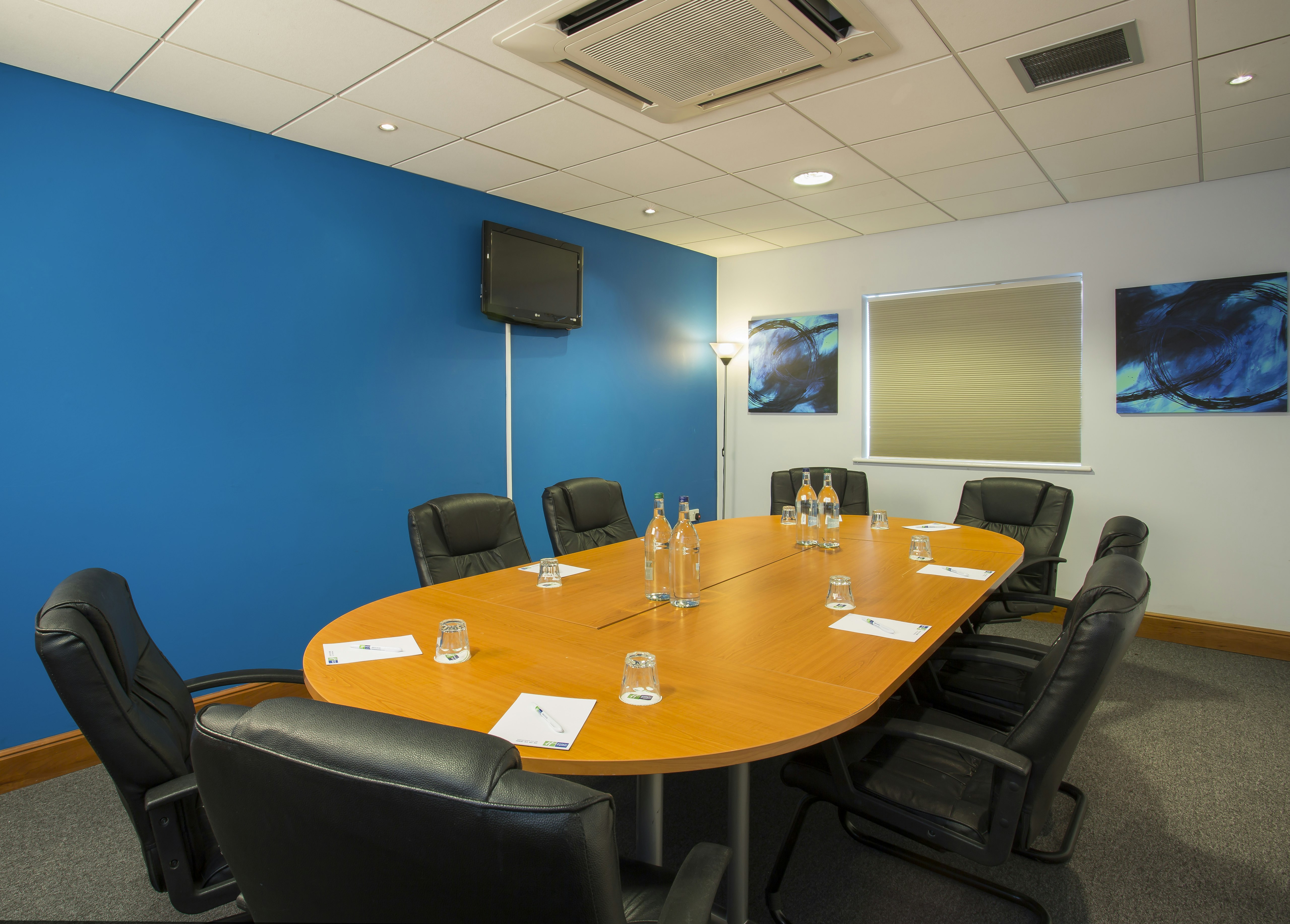 Holiday Inn Express Braintree 44/47
