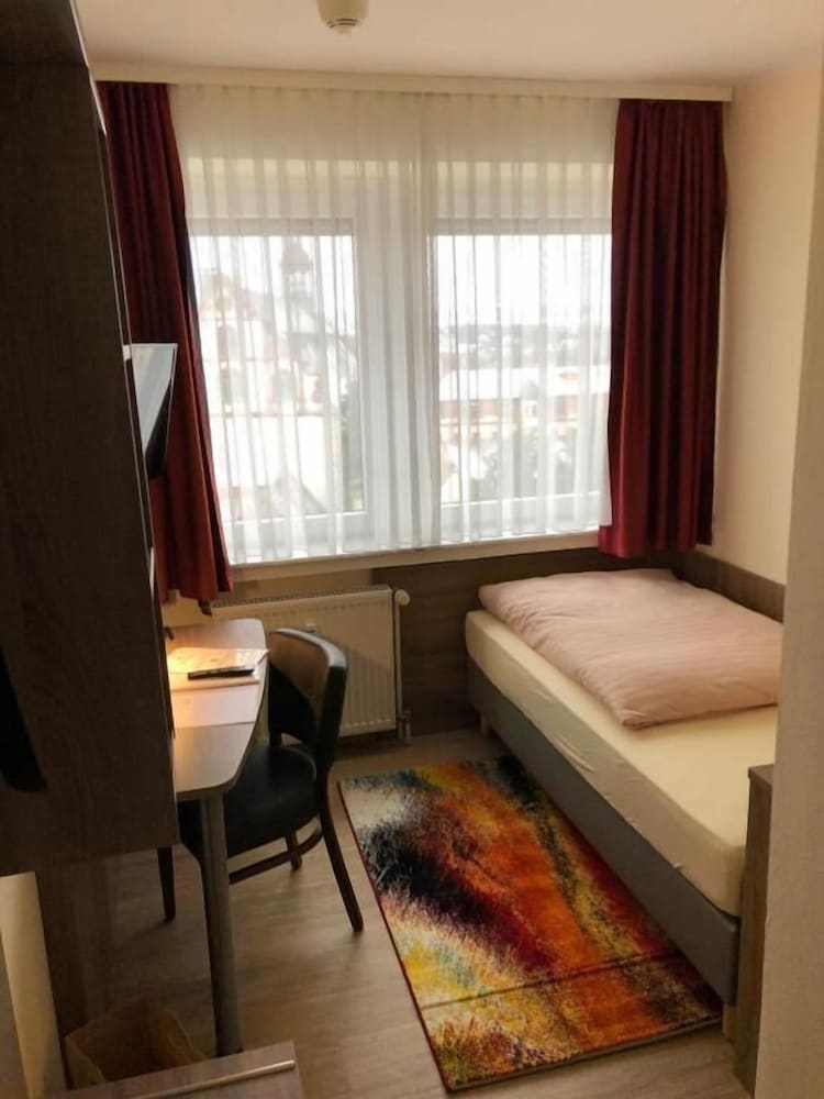 Hotel Peterchens Mondfahrt 26/36