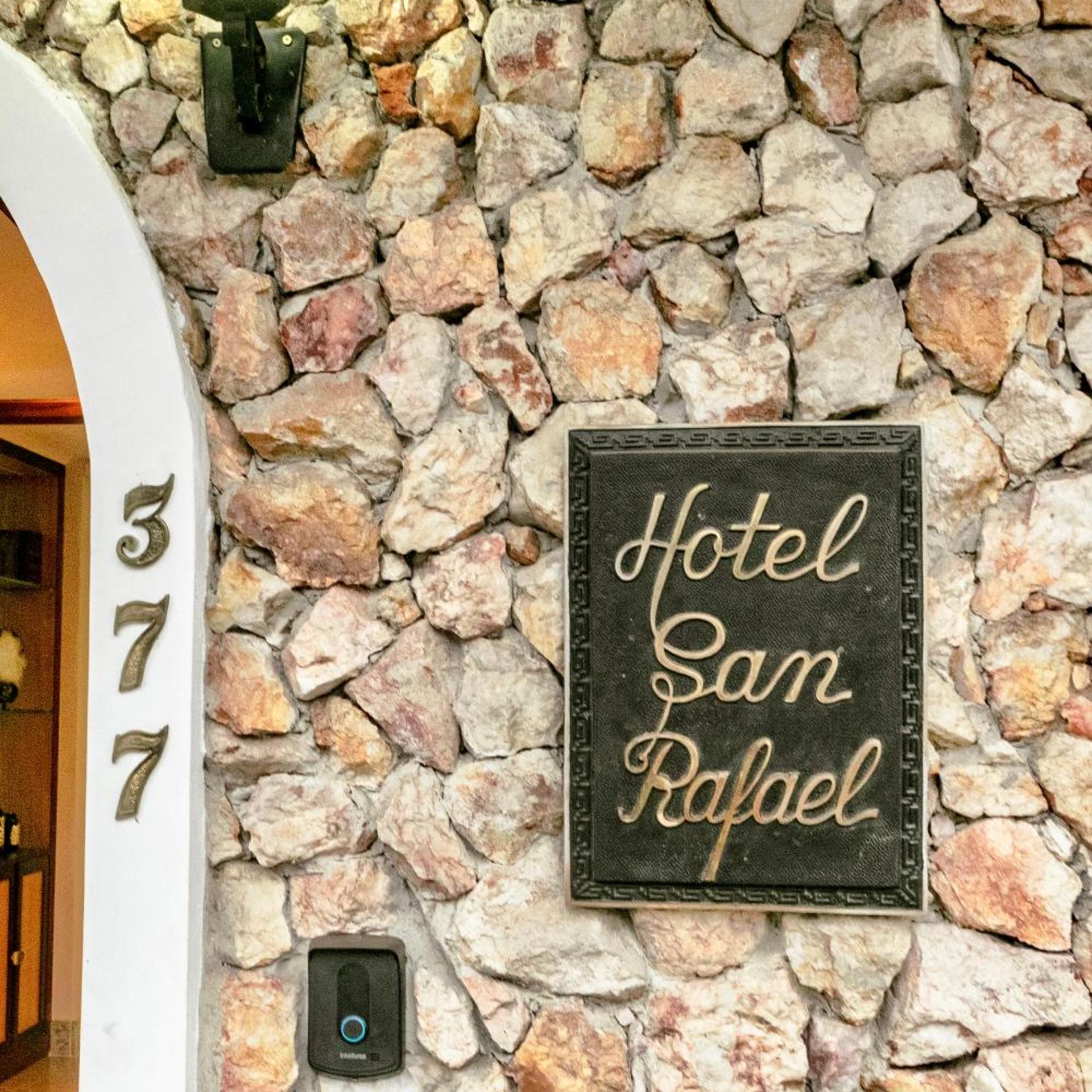 Hotel San Rafael 27/50
