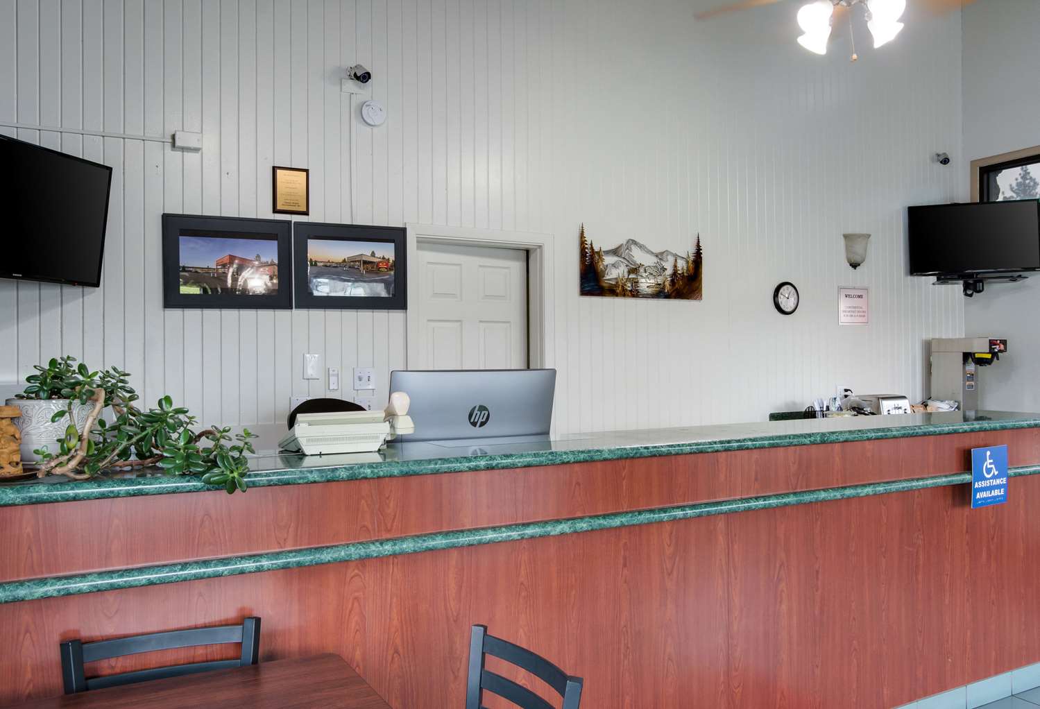 Bend Inn Suites Ex Econo Lodge 3/28