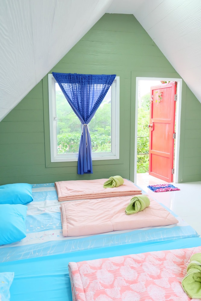House, 1 Single and 2 Double Beds