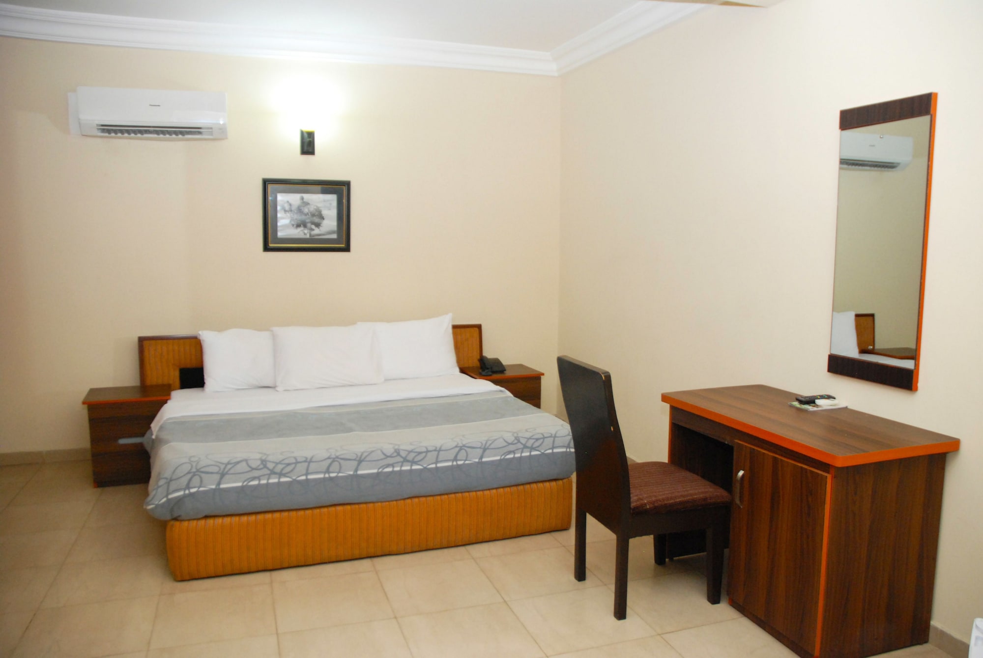 EXECUTIVE, SUITE, WING 2
