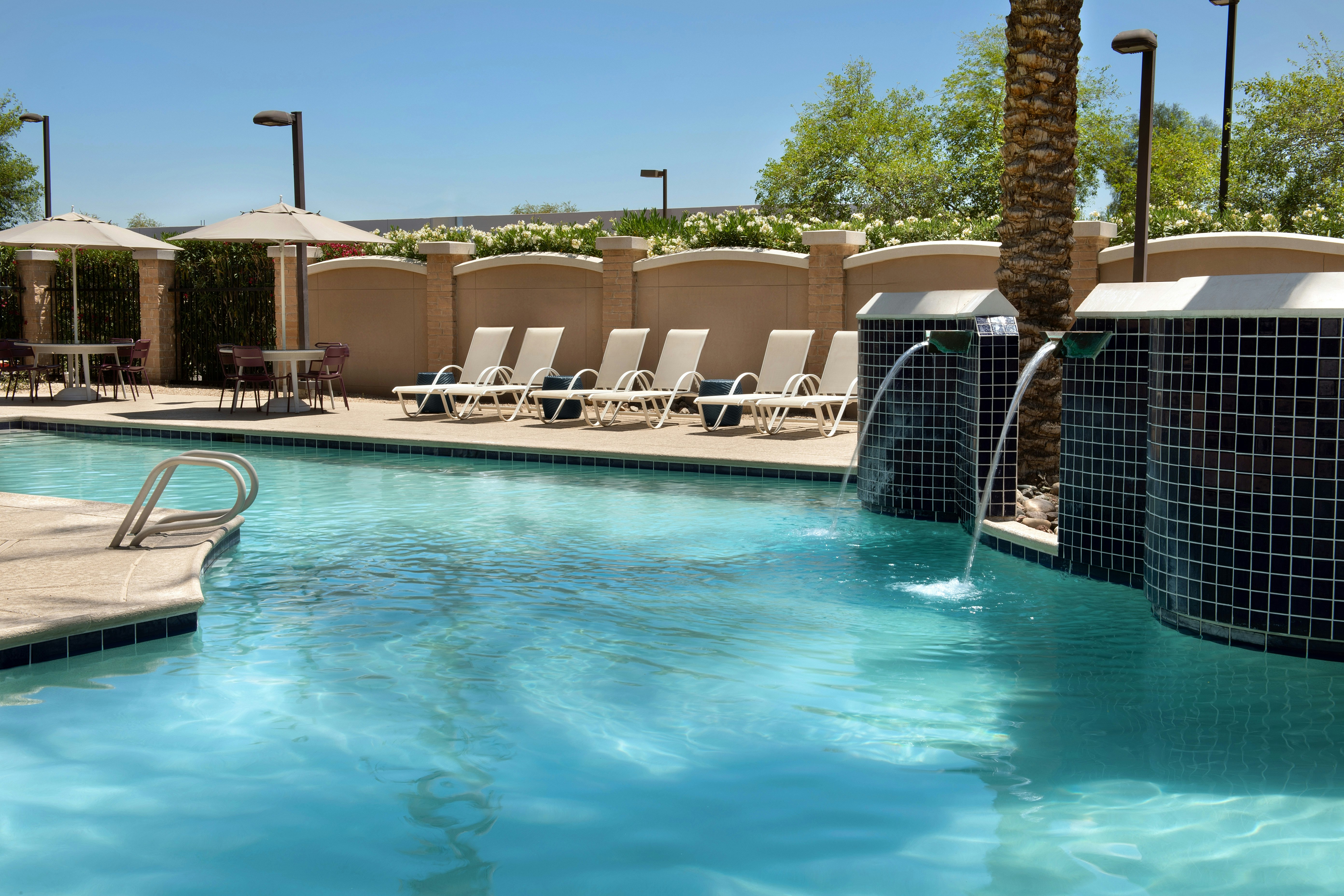 Hilton Phoenix Chandler 81/82