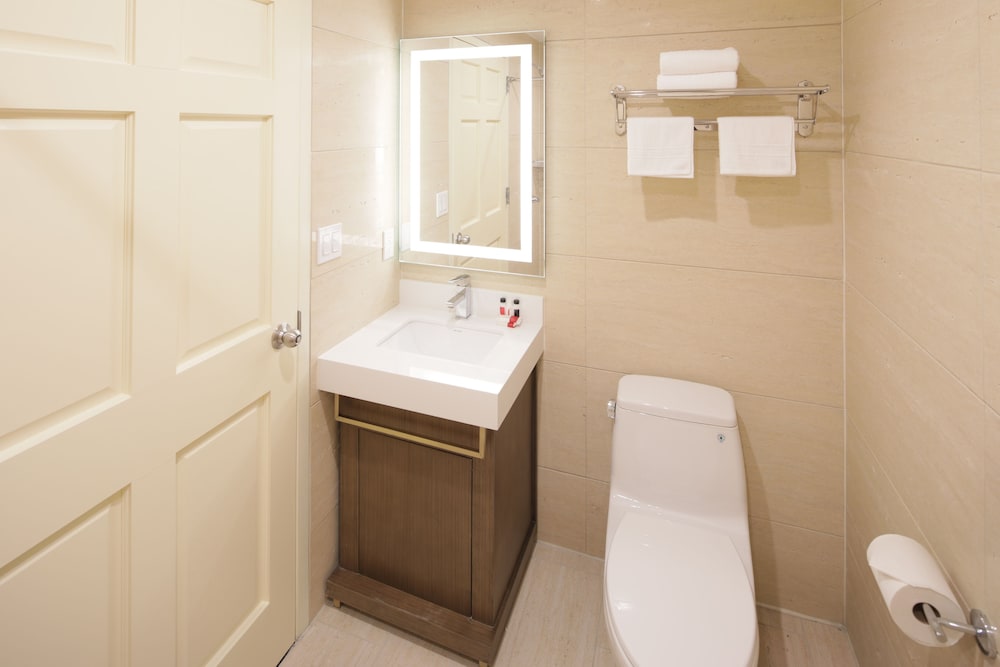 Mayflower Boutique Hotel 30/33